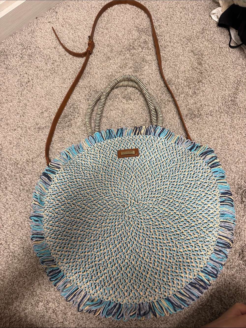 Round Fringe Straw Tote in Blue and Tan